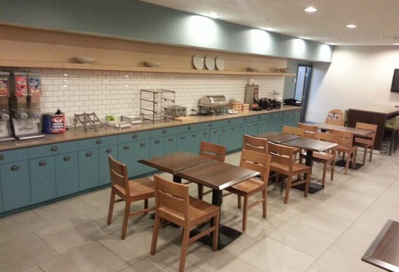 هتل Country Inn & Suites By Radisson, Columbus Airport, Oh