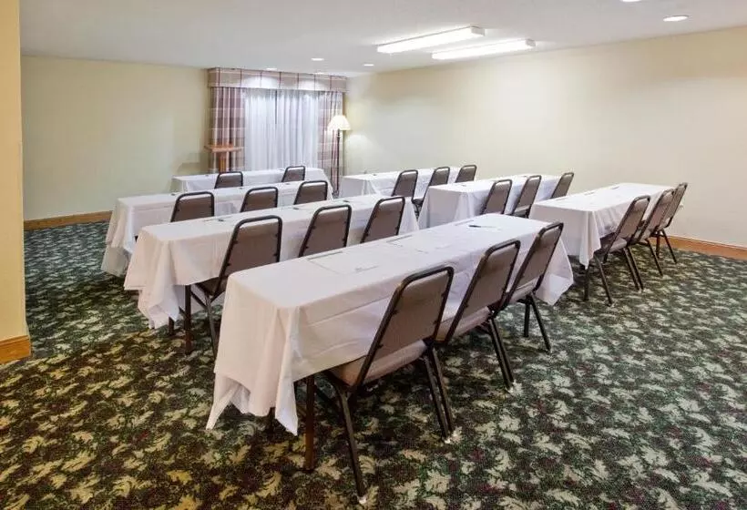 Отель Country Inn & Suites By Radisson, Hiram, Ga