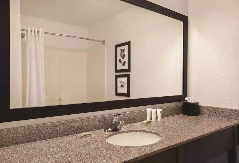 ホテル Country Inn & Suites By Radisson, Willmar, Mn