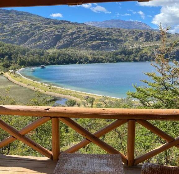 هتل Hacienda Tres Lagos