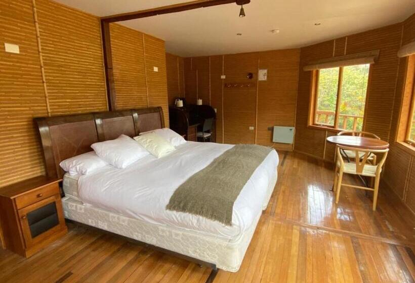 هتل Hacienda Tres Lagos