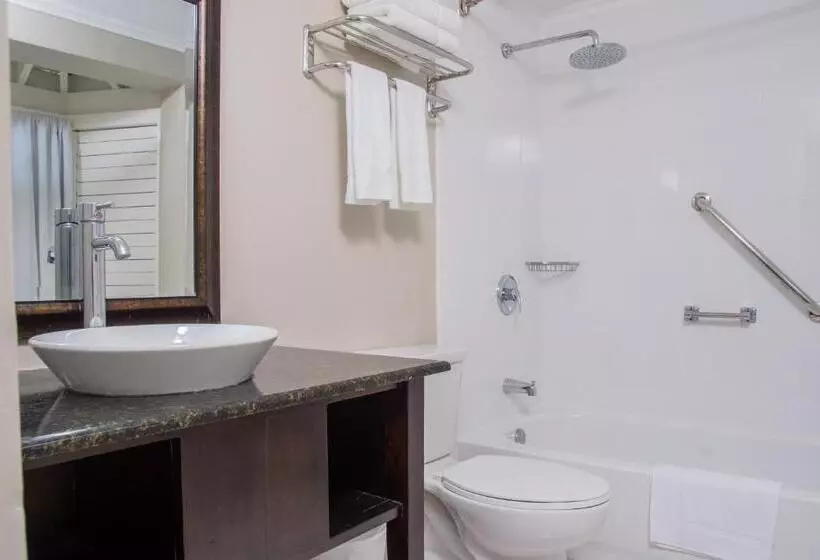 هتل Hillview At Mystic Ridge