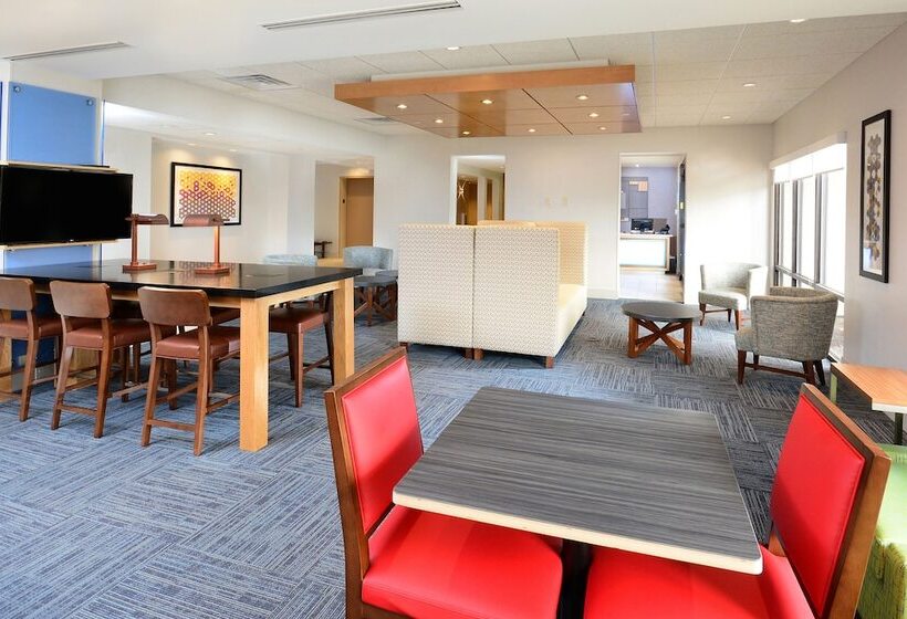 Otel Holiday Inn Express & Suites Raleigh Durham Airport At Rtp, An Ihg