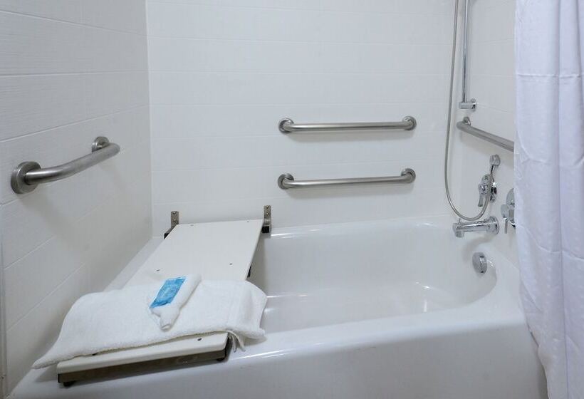 Hotel Holiday Inn Express & Suites Raleigh Durham Airport At Rtp, An Ihg