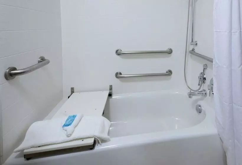 هتل Holiday Inn Express & Suites Raleigh Durham Airport At Rtp, An Ihg