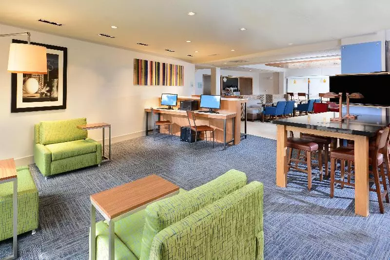 هتل Holiday Inn Express & Suites Raleigh Durham Airport At Rtp, An Ihg