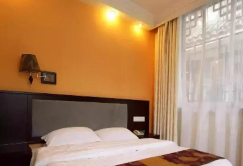 فندق Imperial City