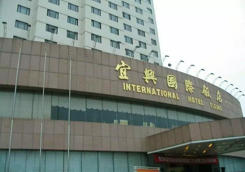 Отель International