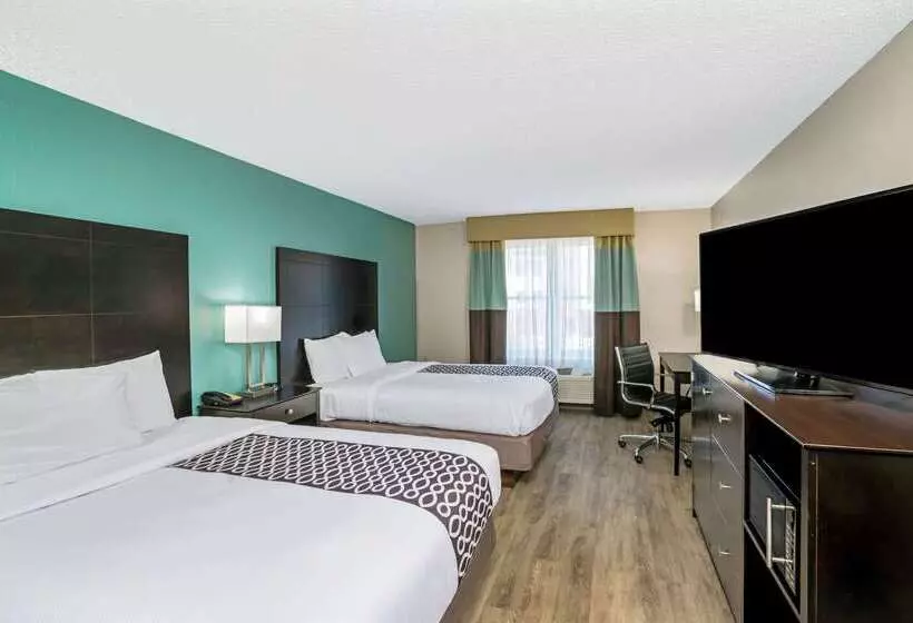 Отель La Quinta By Wyndham Lebanon