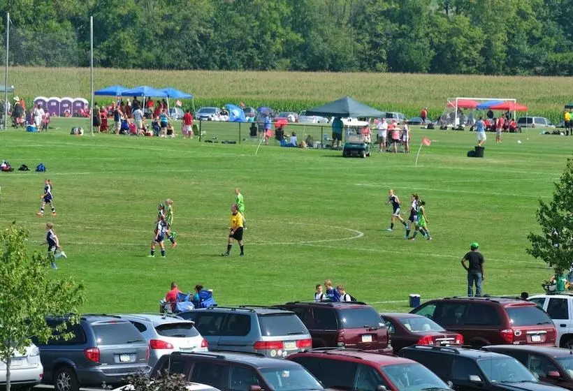 هتل Lancaster Inn & Suites