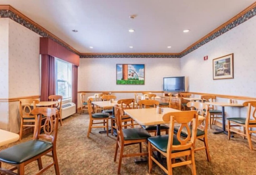 Szálloda Lancaster Inn & Suites