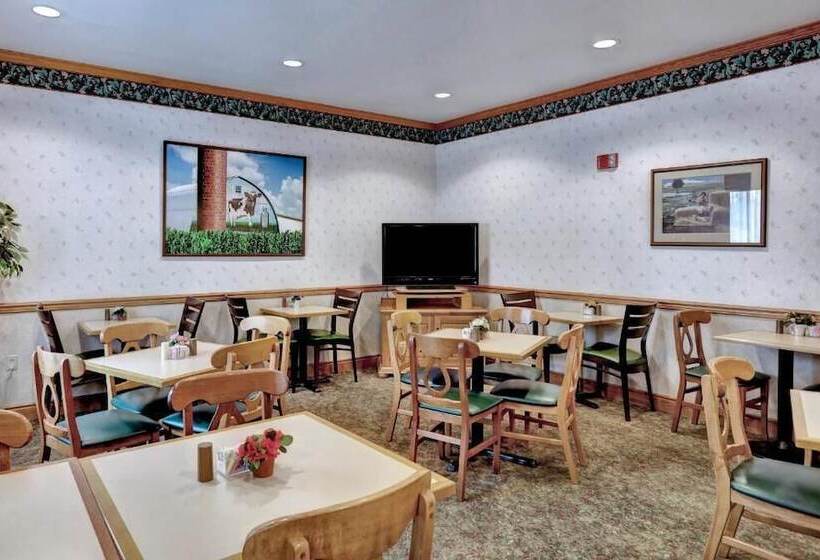 Szálloda Lancaster Inn & Suites