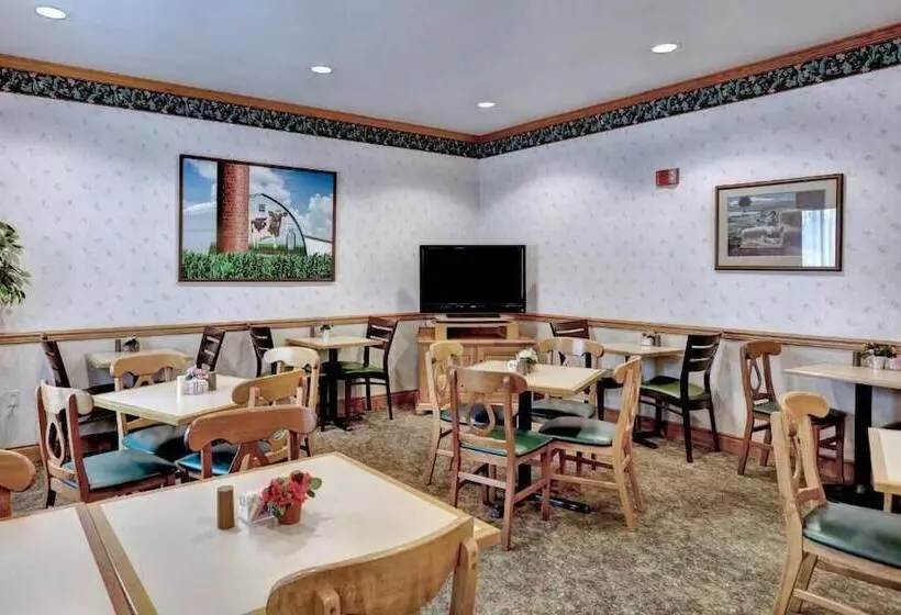 هتل Lancaster Inn & Suites