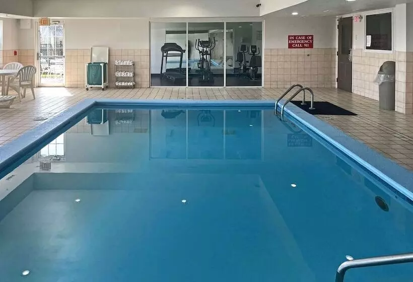 酒店 Quality Inn & Suites Cincinnati Sharonville