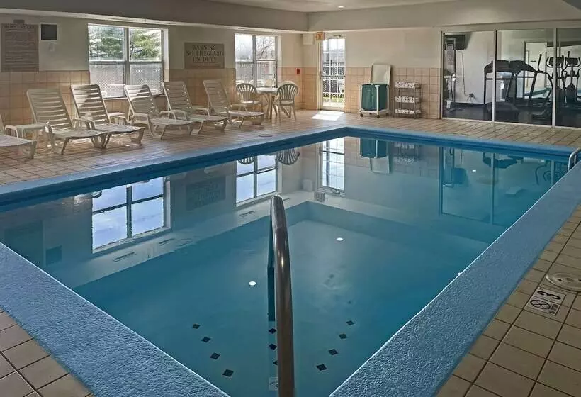 酒店 Quality Inn & Suites Cincinnati Sharonville