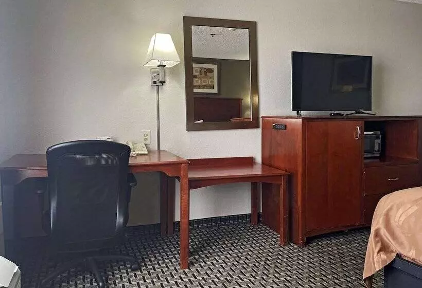 酒店 Quality Inn & Suites Cincinnati Sharonville