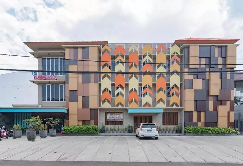 Sans Hotel Budaya Cirebon