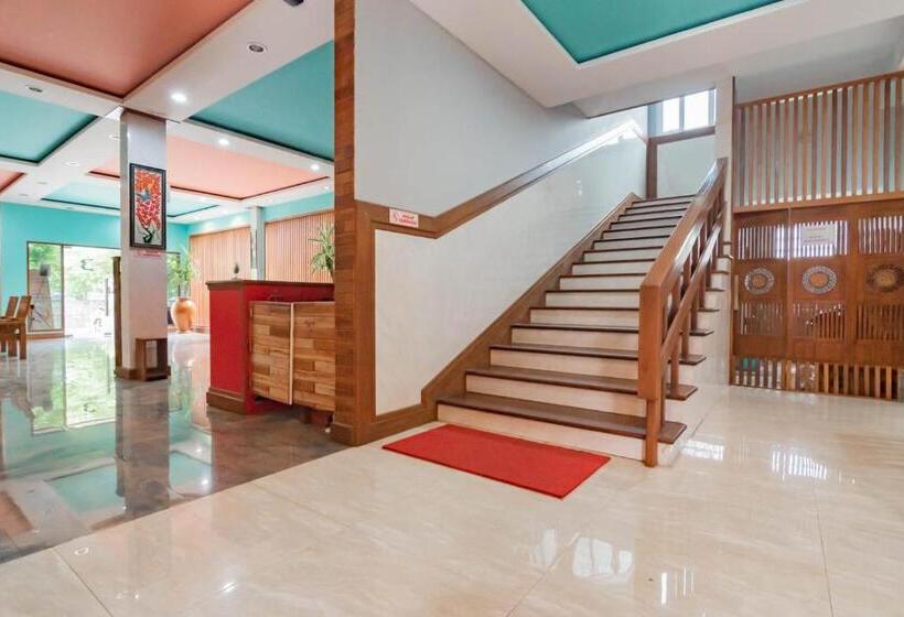 Sans Hotel Budaya Cirebon