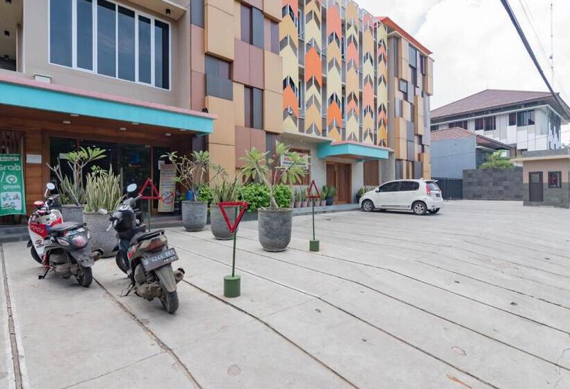 Sans Hotel Budaya Cirebon