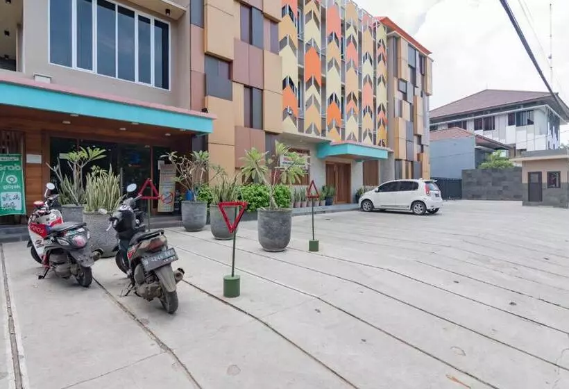 Sans Hotel Budaya Cirebon