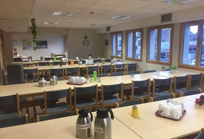 Auberge De Jeunesse Hi Pontarlier
