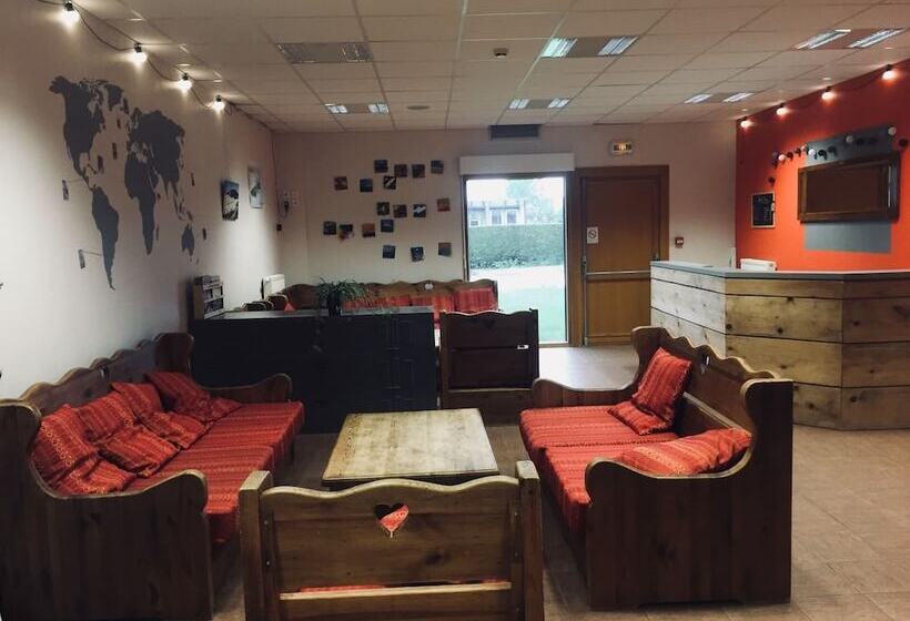 旅馆 Auberge De Jeunesse Hi Pontarlier