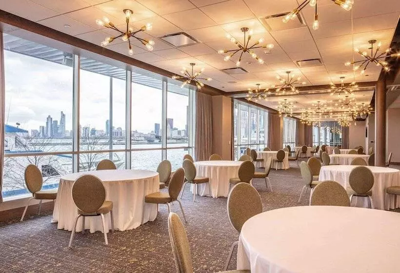 ホテル Sable At Navy Pier Chicago, Curio Collection By Hilton