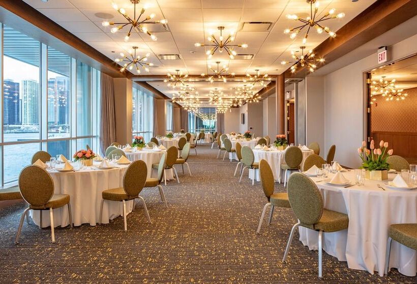 هتل Sable At Navy Pier Chicago, Curio Collection By Hilton