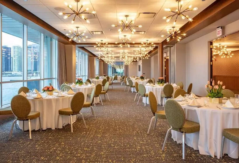 ホテル Sable At Navy Pier Chicago, Curio Collection By Hilton