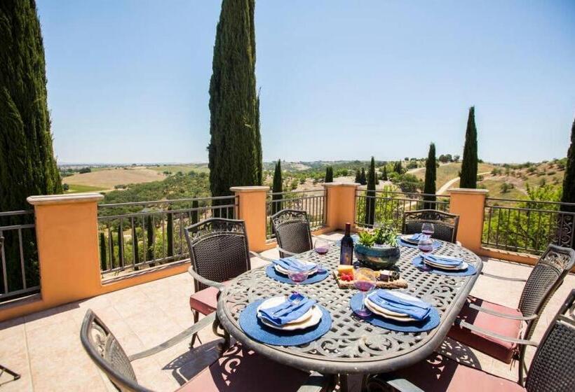 بنسيون Aterno Vineyard, Guest House