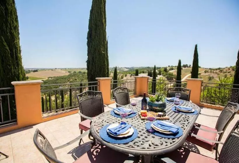 ペンション Aterno Vineyard, Guest House
