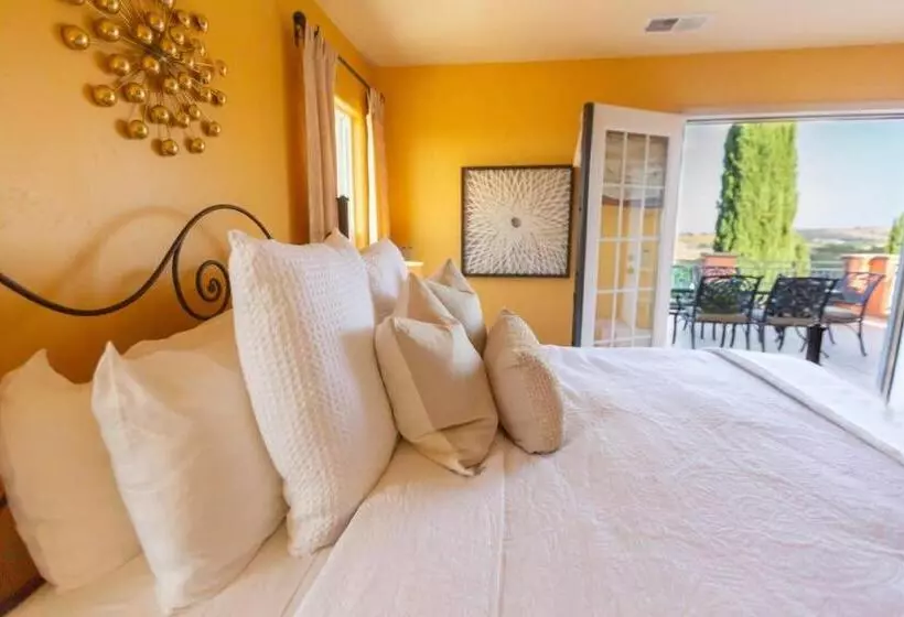 ペンション Aterno Vineyard, Guest House