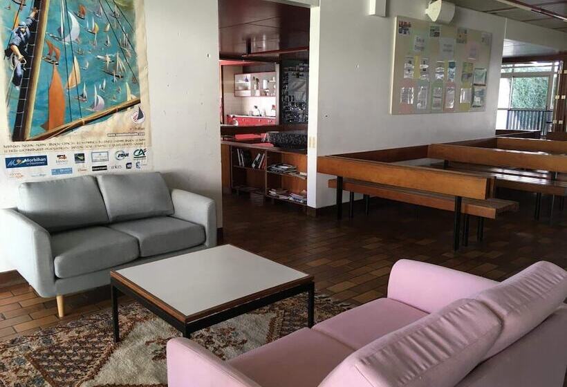 Hospedaria Auberge De Jeunesse Hi Lorient