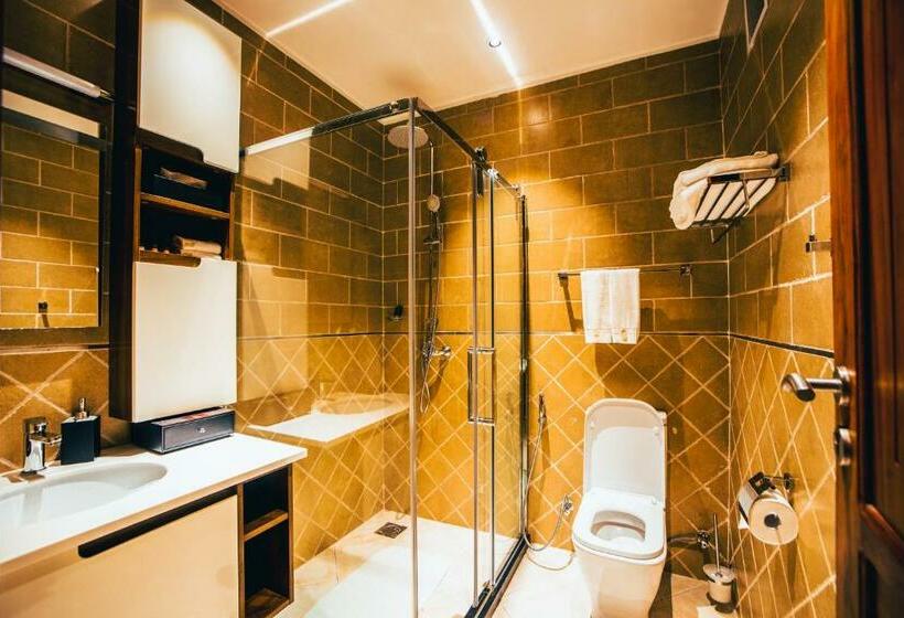 Blackwood Boutique Hotel And Apartments