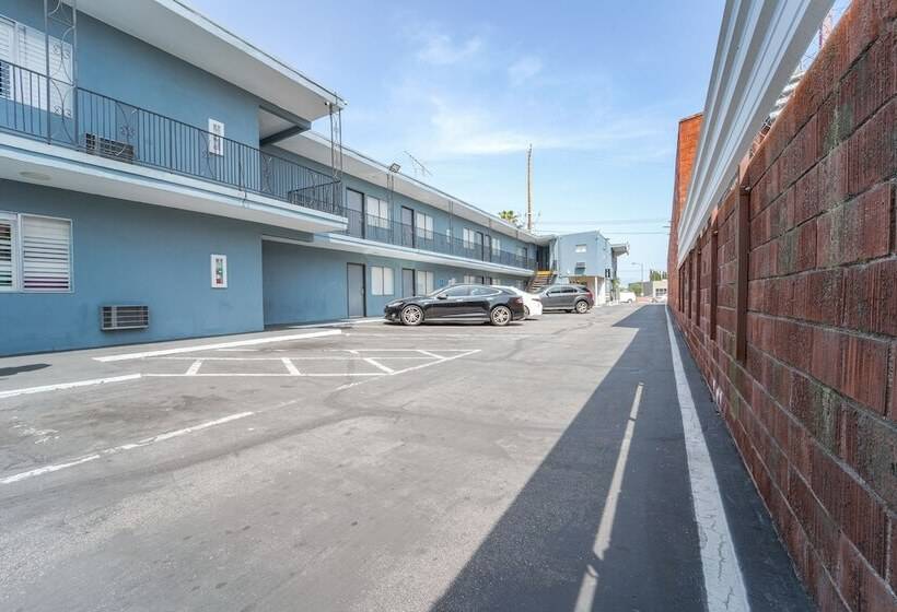 ホテル Rodeway Inn & Suites North Hollywood Burbank Airport   Universal Area