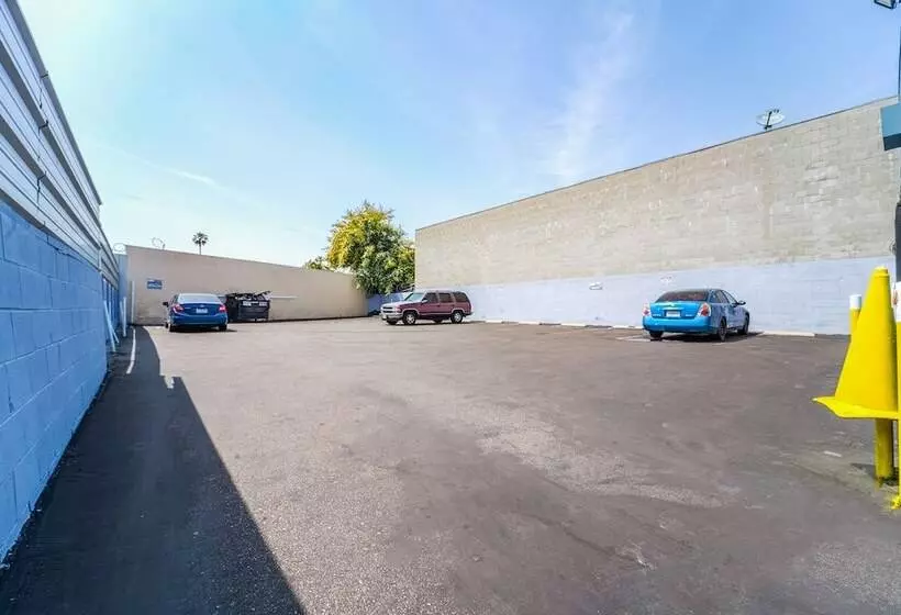 Hotelli Rodeway Inn & Suites North Hollywood Burbank Airport   Universal Area