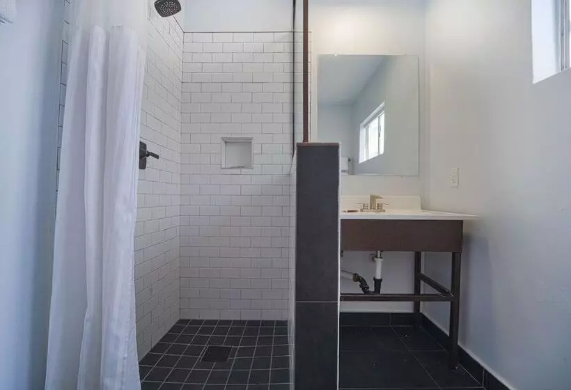 Hotelli Rodeway Inn & Suites North Hollywood Burbank Airport   Universal Area