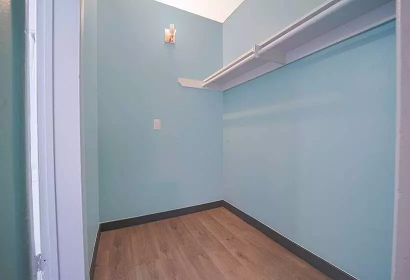 Hotelli Rodeway Inn & Suites North Hollywood Burbank Airport   Universal Area