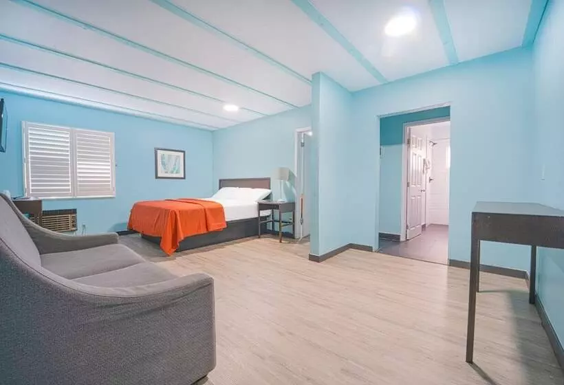 Hotelli Rodeway Inn & Suites North Hollywood Burbank Airport   Universal Area