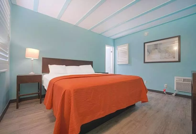 Hotelli Rodeway Inn & Suites North Hollywood Burbank Airport   Universal Area