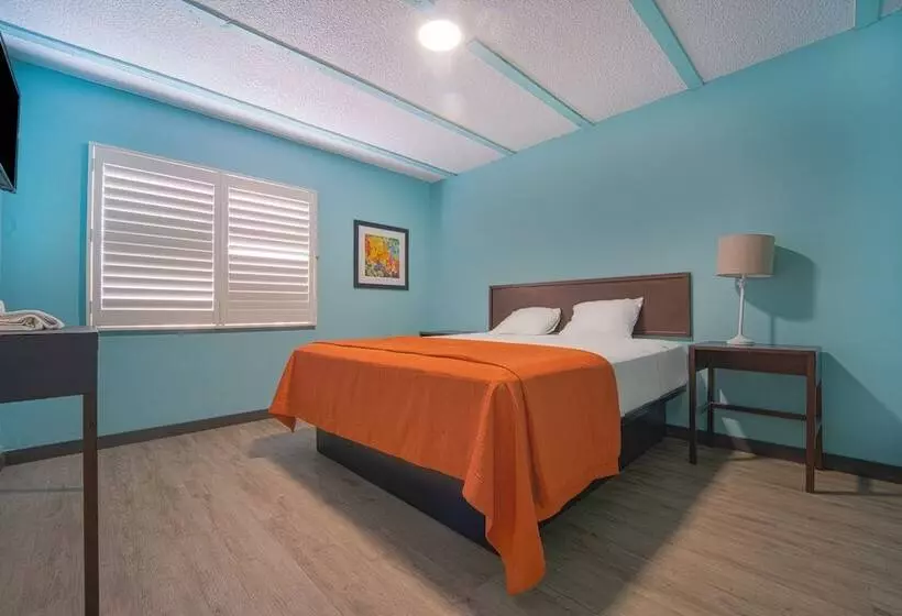 Hotelli Rodeway Inn & Suites North Hollywood Burbank Airport   Universal Area