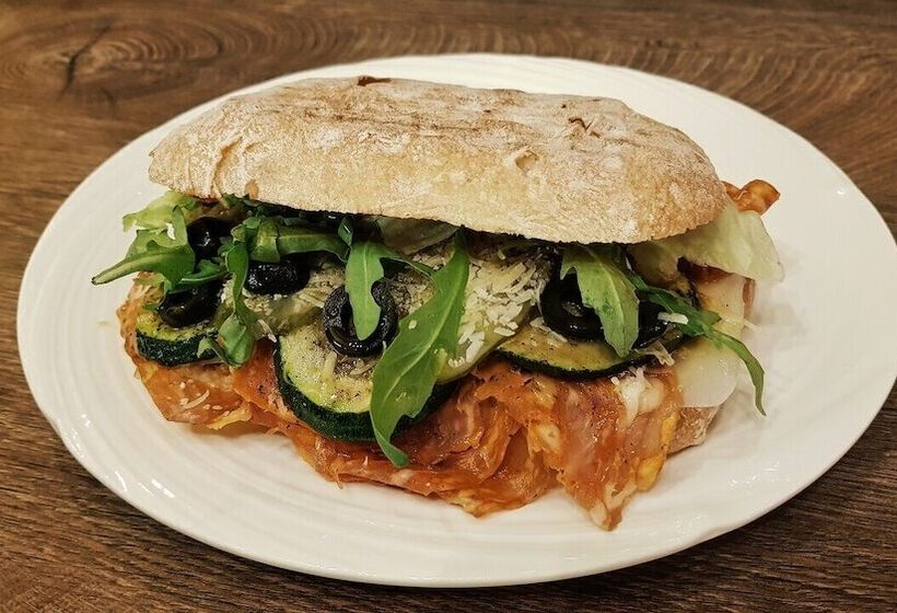 فندق Travelto Repina