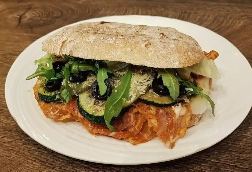 ホテル Travelto Repina