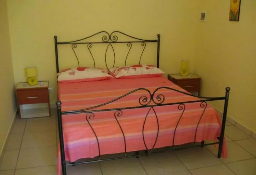 Aamiaismajoitus (B&B) Li Frasulli Mei