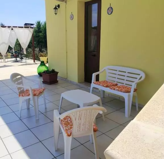 Aamiaismajoitus (B&B) Li Frasulli Mei