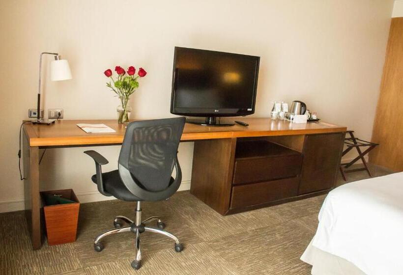 فندق Alto Del Sol Calama