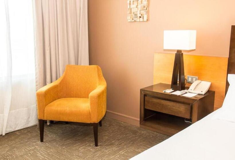 فندق Alto Del Sol Calama