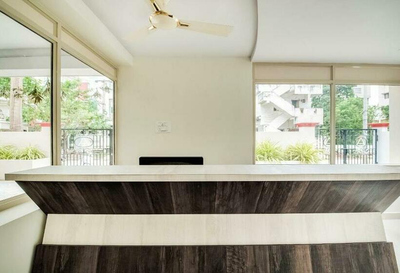 ホテル Collection O Stay Inn Luxury Service Apartments