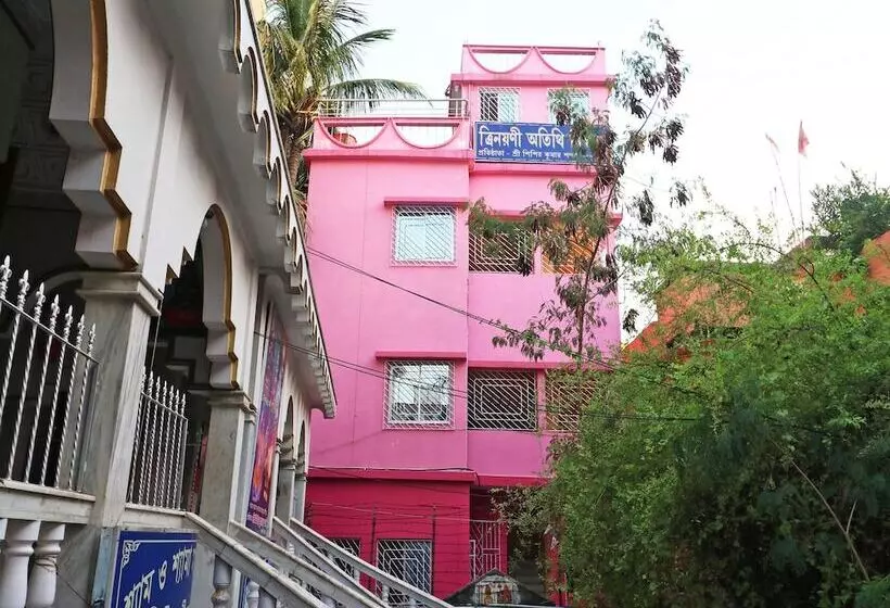 ホテル Oyo 16496 Trinayani Atithi Niwas