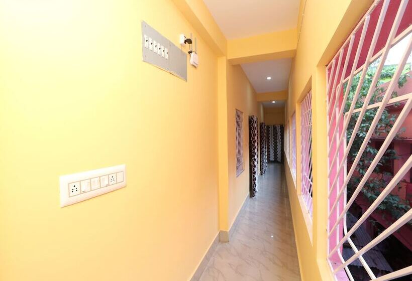 فندق Oyo 16496 Trinayani Atithi Niwas